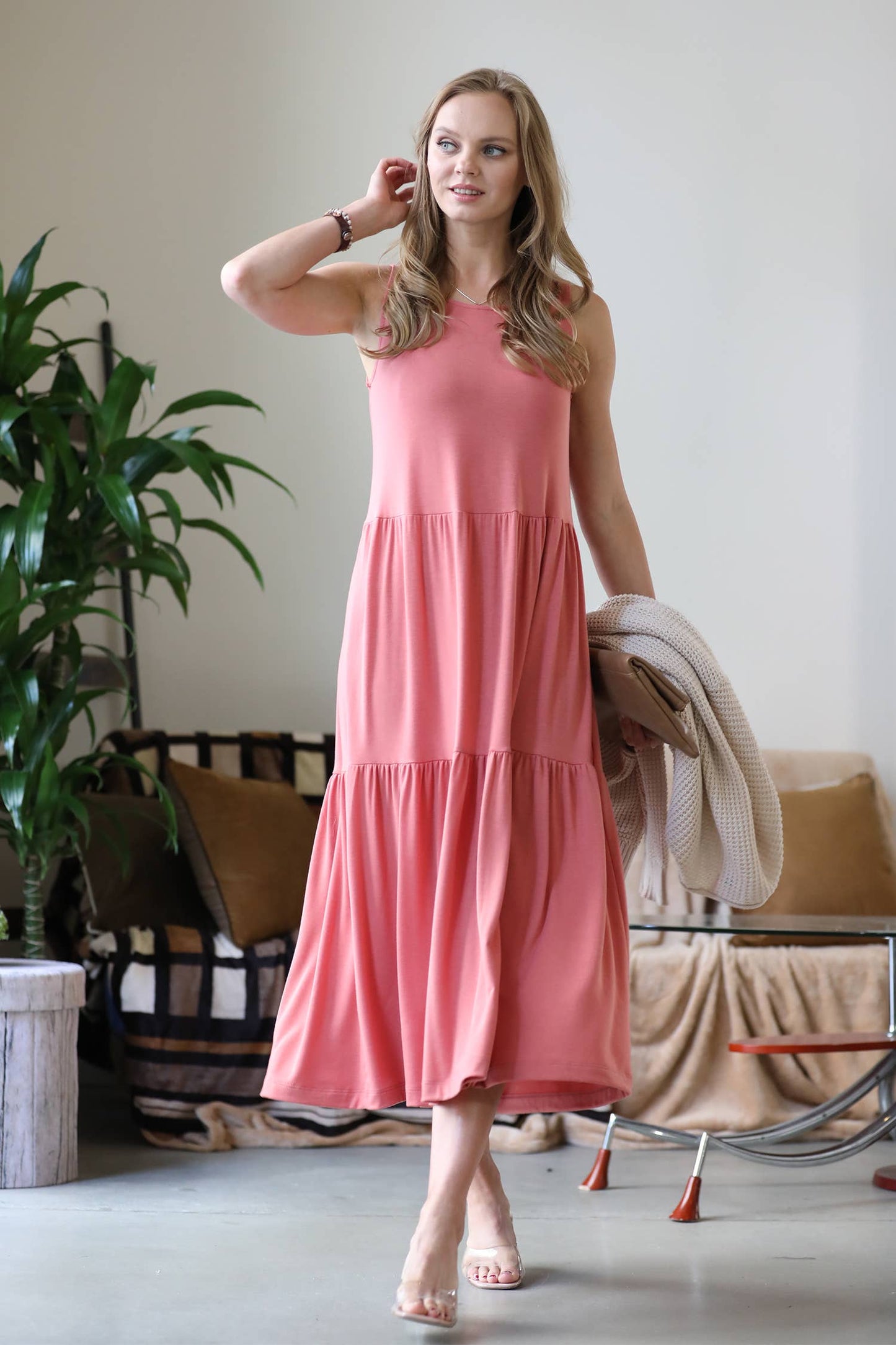 SLEEVELESS TIERED MIDI DRESS